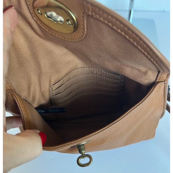 Fossil Camel Pebble Leather Monica Turnlock Crossbody Clutch Bag Purse - Picture 6 of 10